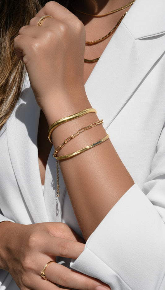 Pulseira Cartier Média Banhada em Ouro 18k image 1