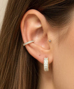 Brinco Argola Click Cravejada em Zircônias Banhada em Ouro 18k image 2