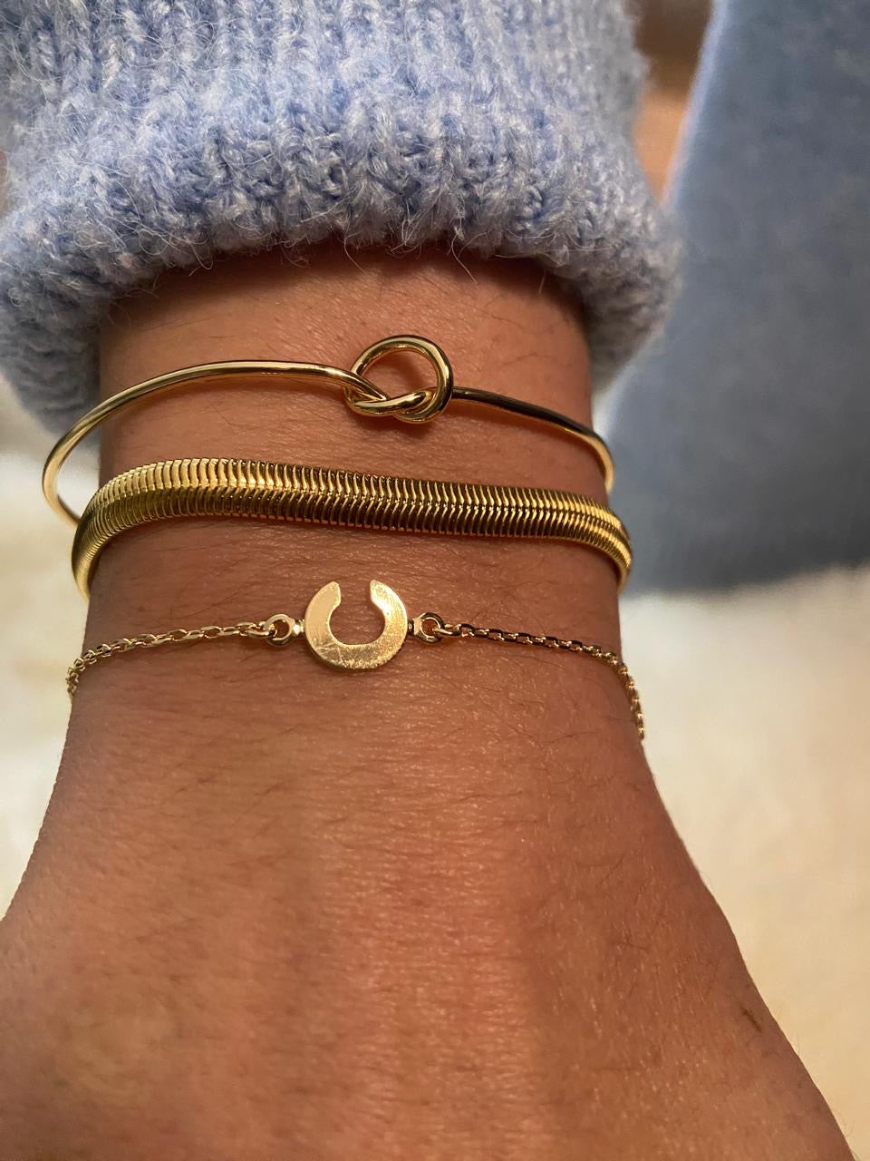 Pulseira Delicada com Letra Inicial Banhada em Ouro 18k