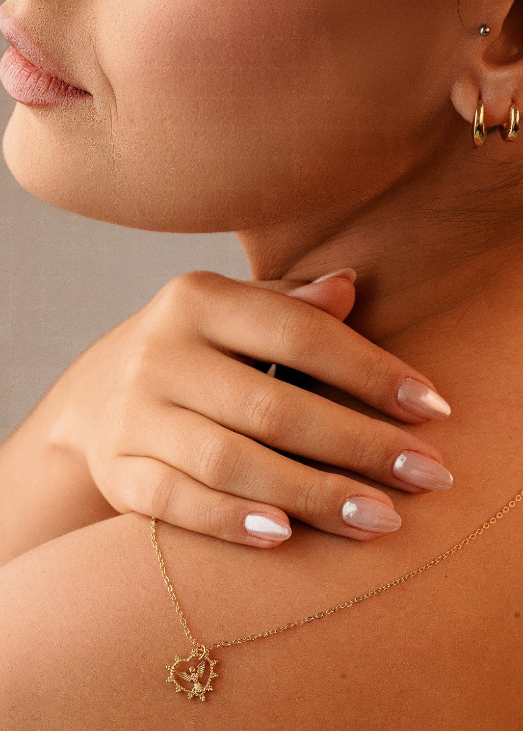 COLAR CORAÇÃO DIVINO ESPÍRITO SANTO