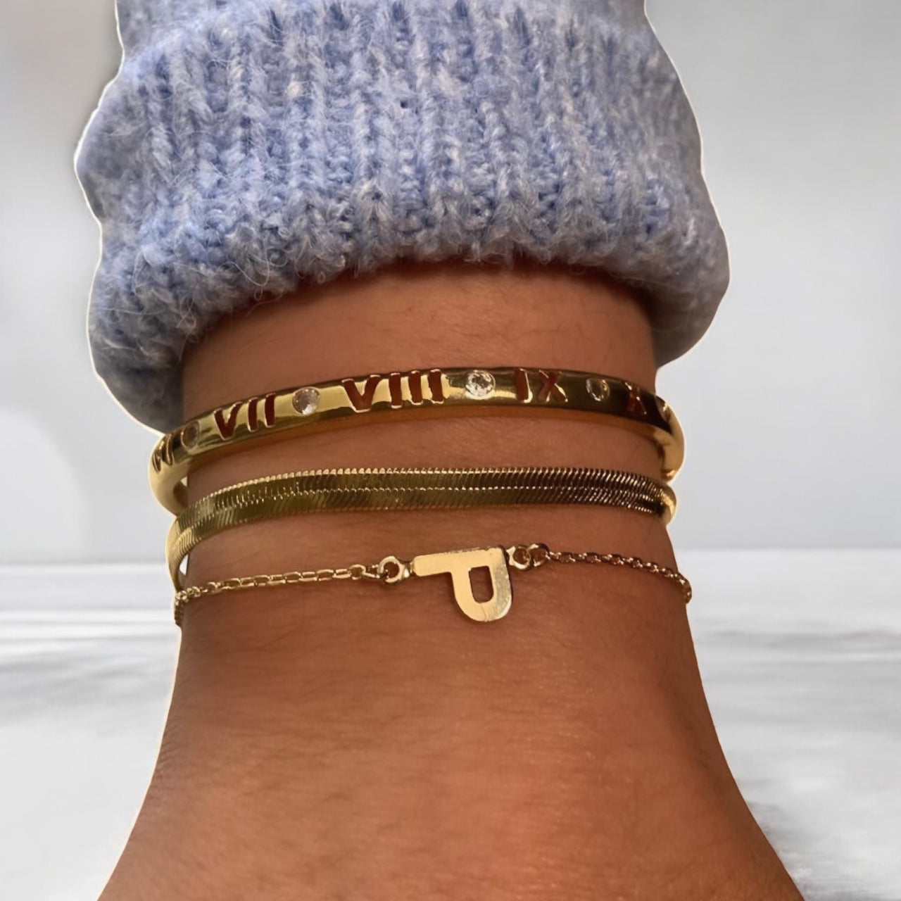 Pulseira Delicada com Letra Inicial Banhada em Ouro 18k