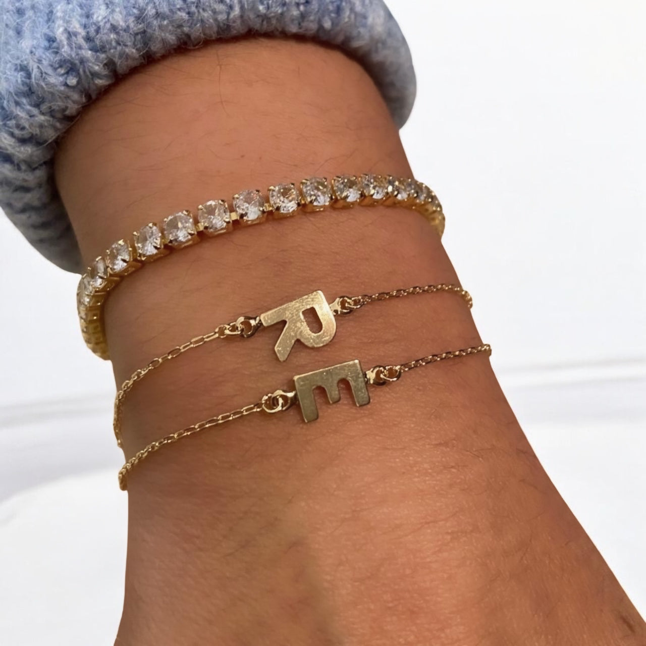Pulseira Delicada com Letra Inicial Banhada em Ouro 18k