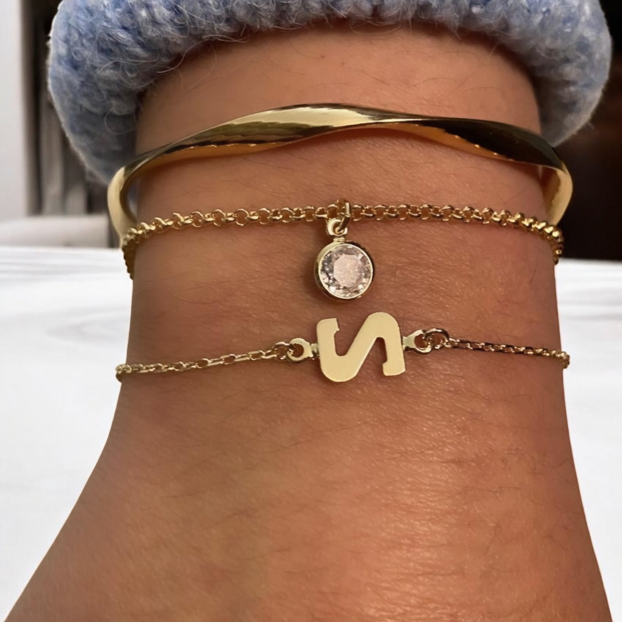 Pulseira Delicada com Letra Inicial Banhada em Ouro 18k