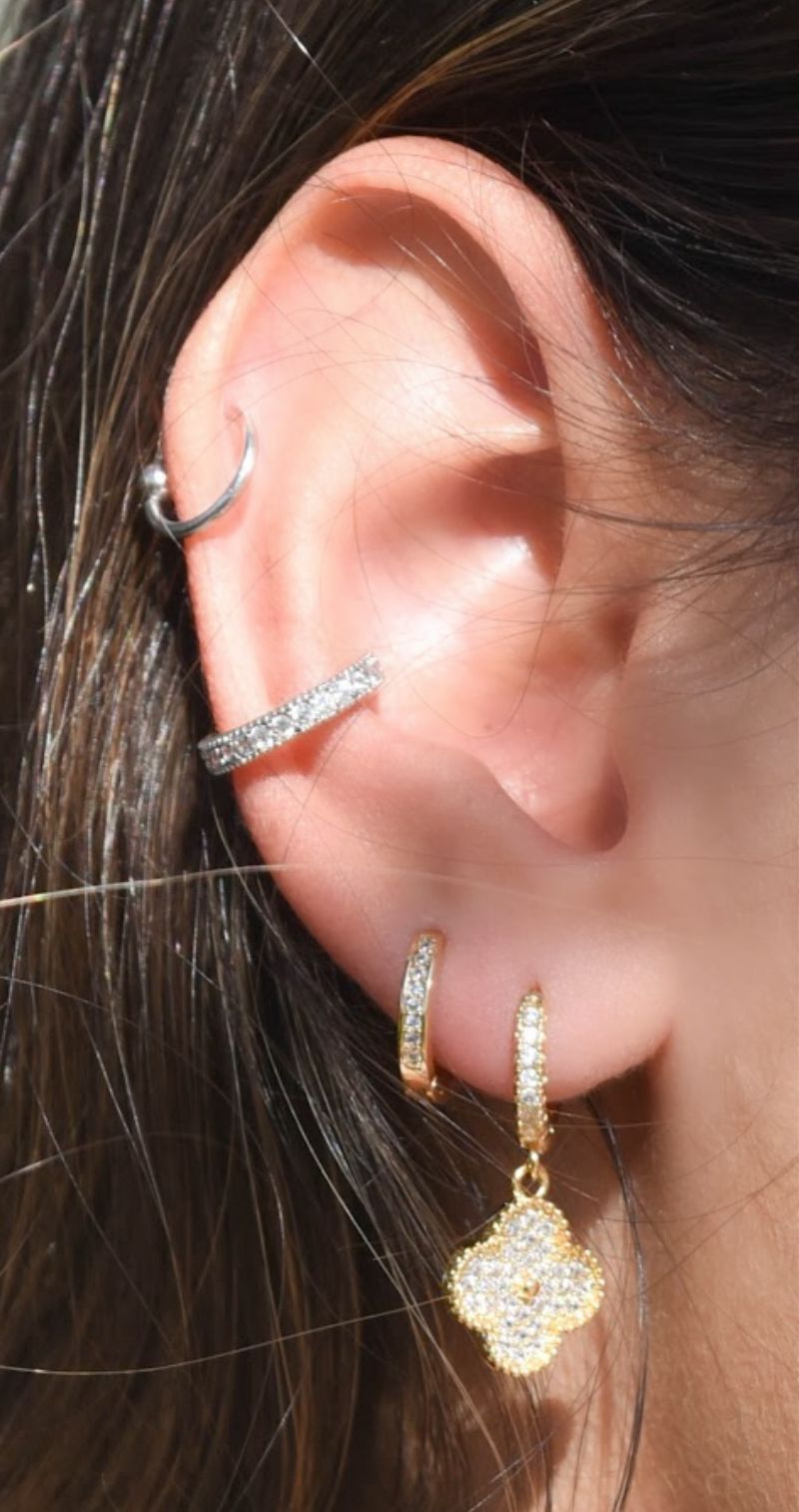 Brinco Piercing Fake Cravejado Banhado em Ouro 18k