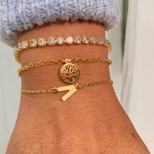Pulseira Delicada com Letra Inicial Banhada em Ouro 18k